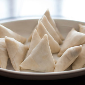 VEG SAMOSA MINI FROZEN (1 KG)